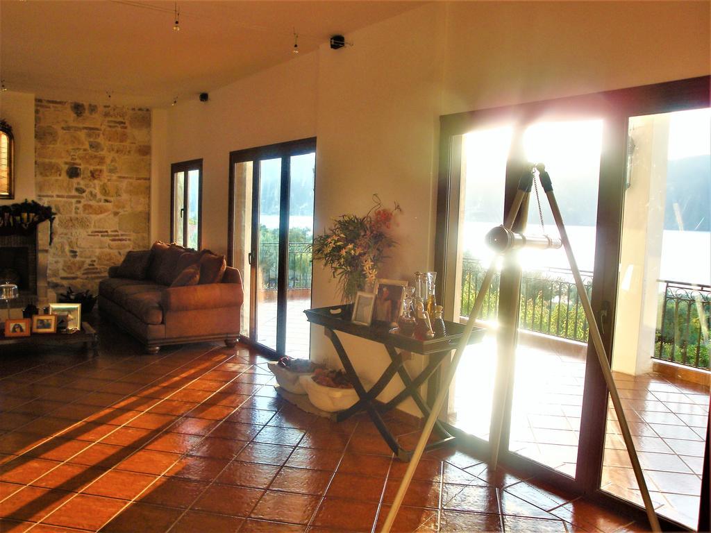 Waterfront Mediterranean Villa Skroponeria Екстер'єр фото