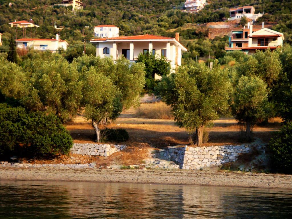 Waterfront Mediterranean Villa Skroponeria Екстер'єр фото